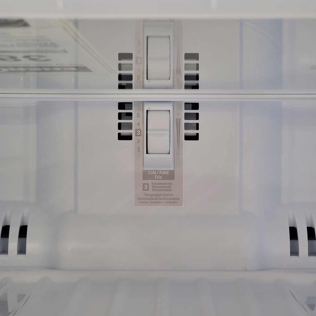 Pictures of LG 20 cu. ft. 30 Inch Wide Top Freezer Refrigerator in Stainless Steel 21SD02 - LTCS20020S - Scratch & Dent (Minor) - Neu Appliance Outlet - Discount Appliance Outlet in Austin, Tx