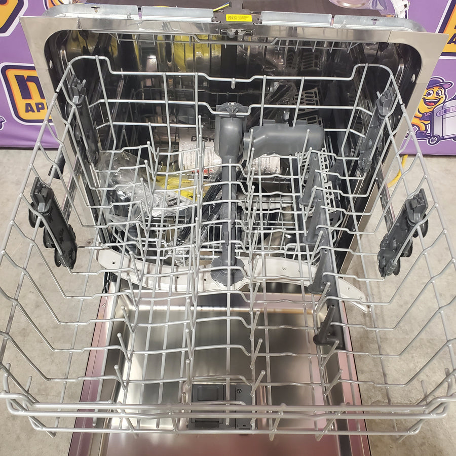 GE ENERGY STAR Fingerprint Resistant Top Control with Stainless Steel Interior Dishwasher with Sanitize Cycle 251310SD910 - GDT650SYVFS - Scratch & Dent (Minor)