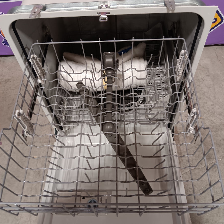 Whirlpool Front Control Built-In Dishwasher with Boost Cycle and 57 dBA in Stainless Steel 22137SD377 - WDF341PAPM - Scratch & Dent (Minor)