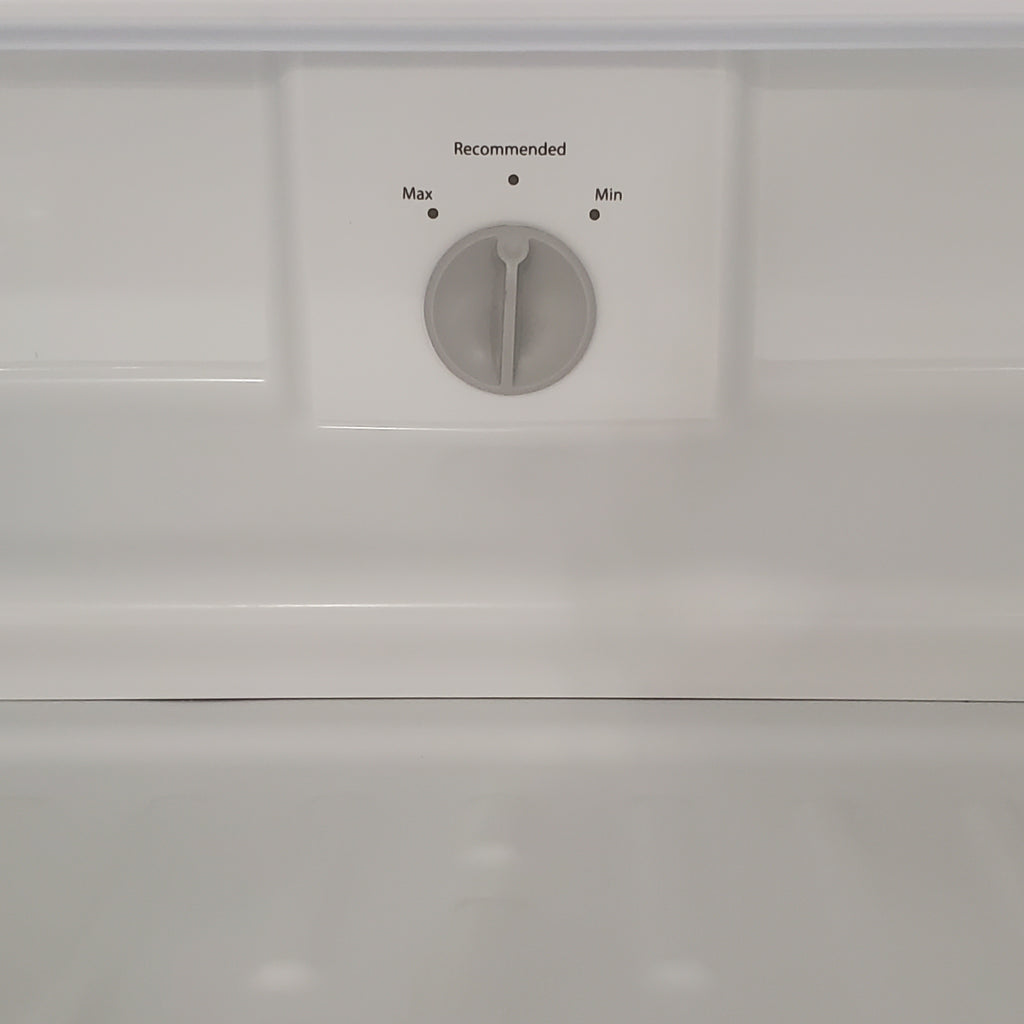 Pictures of Whirlpool Monochromatic Stainless Steel 18 cu ft 30" Wide ENERGY STAR Top-Freezer Refrigerator with Clear, Humidity Controlled Crispers WRT148FZDM - Scratch & Dent - Minor - Neu Appliance Outlet - Discount Appliance Outlet in Austin, Tx