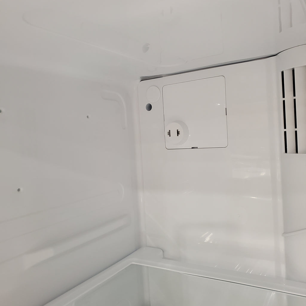 Pictures of LG 33" Wide 24 cu ft Top Freezer Refrigerator with Internal Water Dispenser and LED Lighting 21SD007 - LRTLS2403S - Scratch & Dent (Moderate) - Neu Appliance Outlet - Discount Appliance Outlet in Austin, Tx