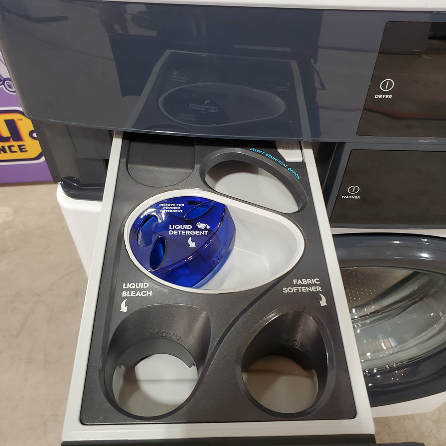 Electrolux White 300 Series Laundry Tower Single Unit Washer & Gas Dryer with LuxCare Wash System ELTG7300AW - Scratch & Dent (Minor)