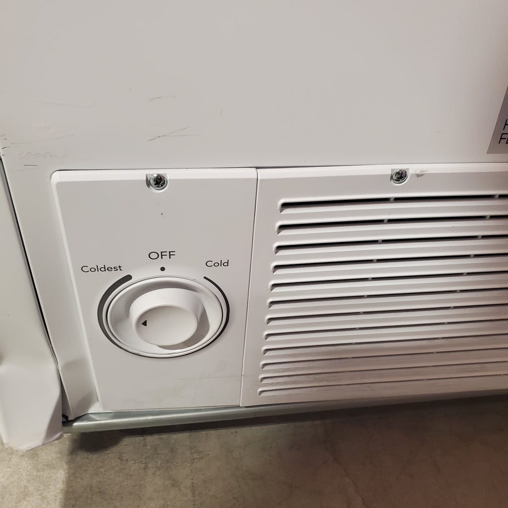 Pictures of Frigidaire 15 Cu. Ft. Garage Ready Chest Freezer 3SD1116 - FFCL1542AW - Scratch & Dent (Moderate) - Neu Appliance Outlet - Discount Appliance Outlet in Austin, Tx