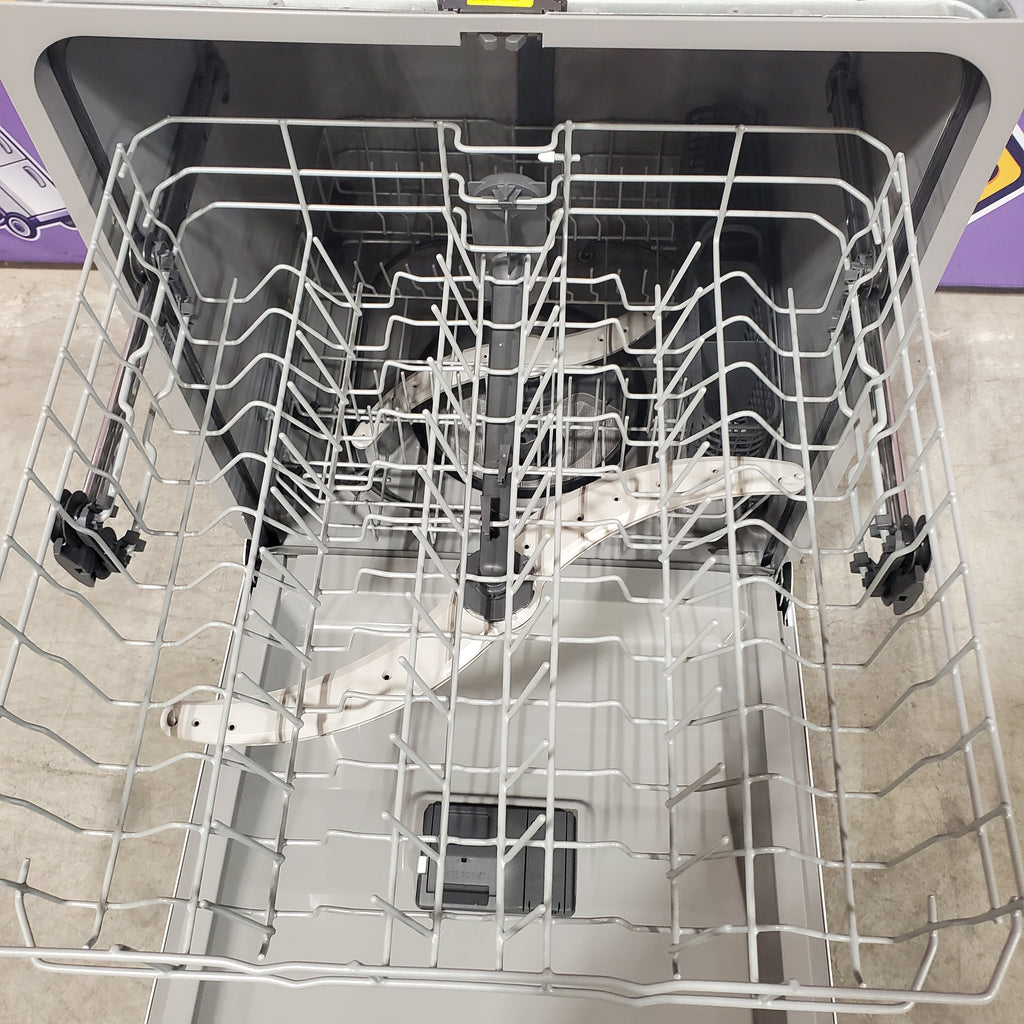 Pictures of GE® ENERGY STAR® Dishwasher with Front Controls in White 25133SD441 - GDF460PGTWW - Open Box - Neu Appliance Outlet - Discount Appliance Outlet in Austin, Tx