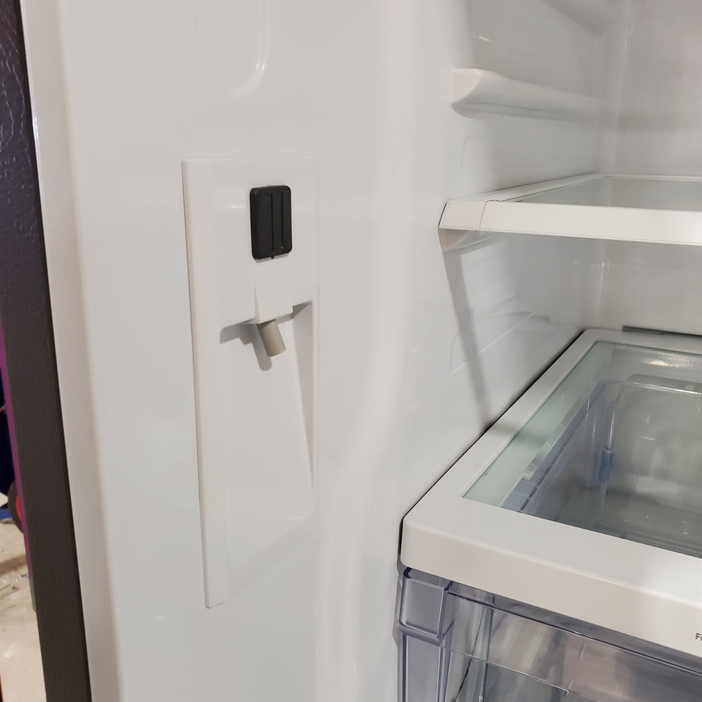 GE ENERGY STAR 27.0 Cu. Ft. Fingerprint Resistant Stainless Steel French-Door Refrigerator with Internal Water Dispenser and Icemaker 25134SD451 - GNE27JYMFS - Scratch & Dent (Major)