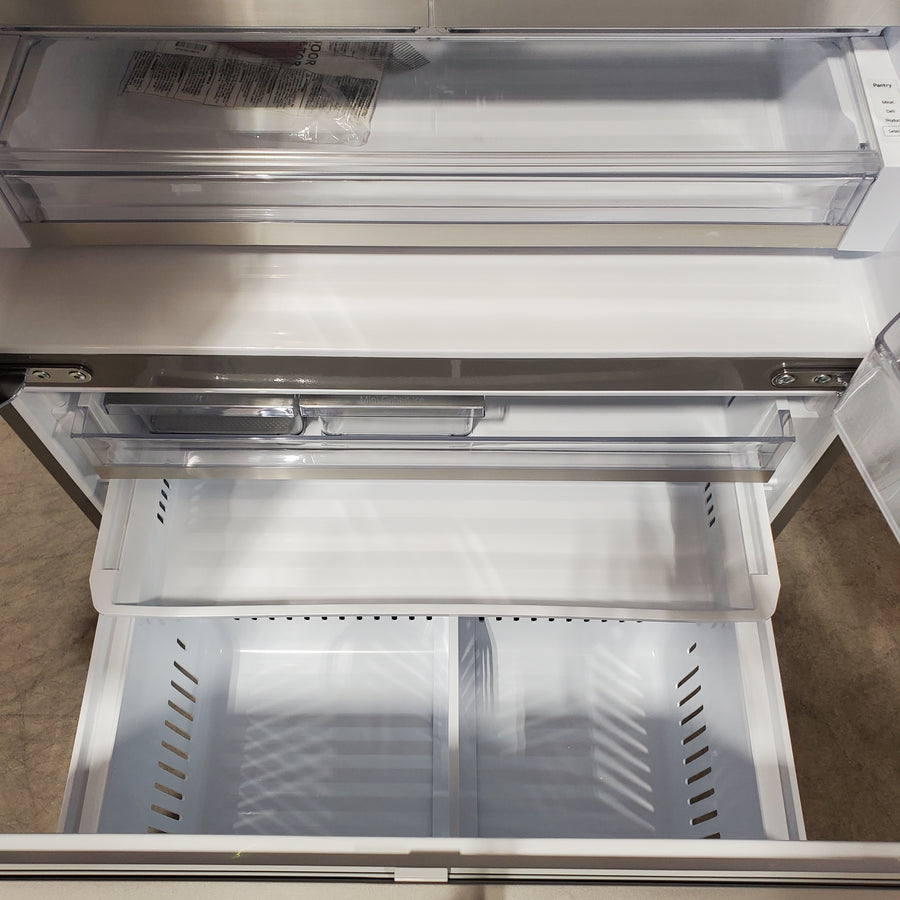 LG 26 cu. ft. Counter-Depth French Door Refrigerator in Stainless Steel with Mirror InstaView™ 22131SD94 - LRYKC2606S - Scratch & Dent (Minor)