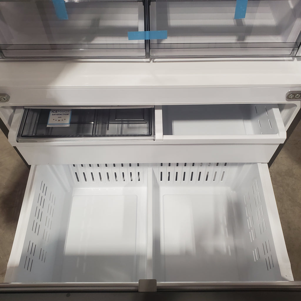 Pictures of Samsung Bespoke 3-Door French Door Refrigerator (30 cu. ft.) with Beverage Center™ in Stainless Steel with Auto Fill Water Pitcher 251311SD1004 - RF30BB6600QL - Scratch & Dent (Major) - Neu Appliance Outlet - Discount Appliance Outlet in Austin, Tx