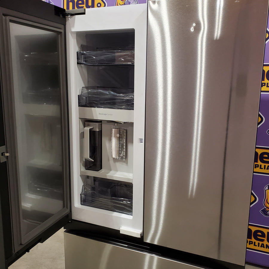 Samsung Bespoke 3-Door French Door Refrigerator (30 cu. ft.) with Beverage Center™ in Stainless Steel with Auto Fill Water Pitcher 22131SD98 - RF30BB6600QL - Scratch & Dent (Moderate)