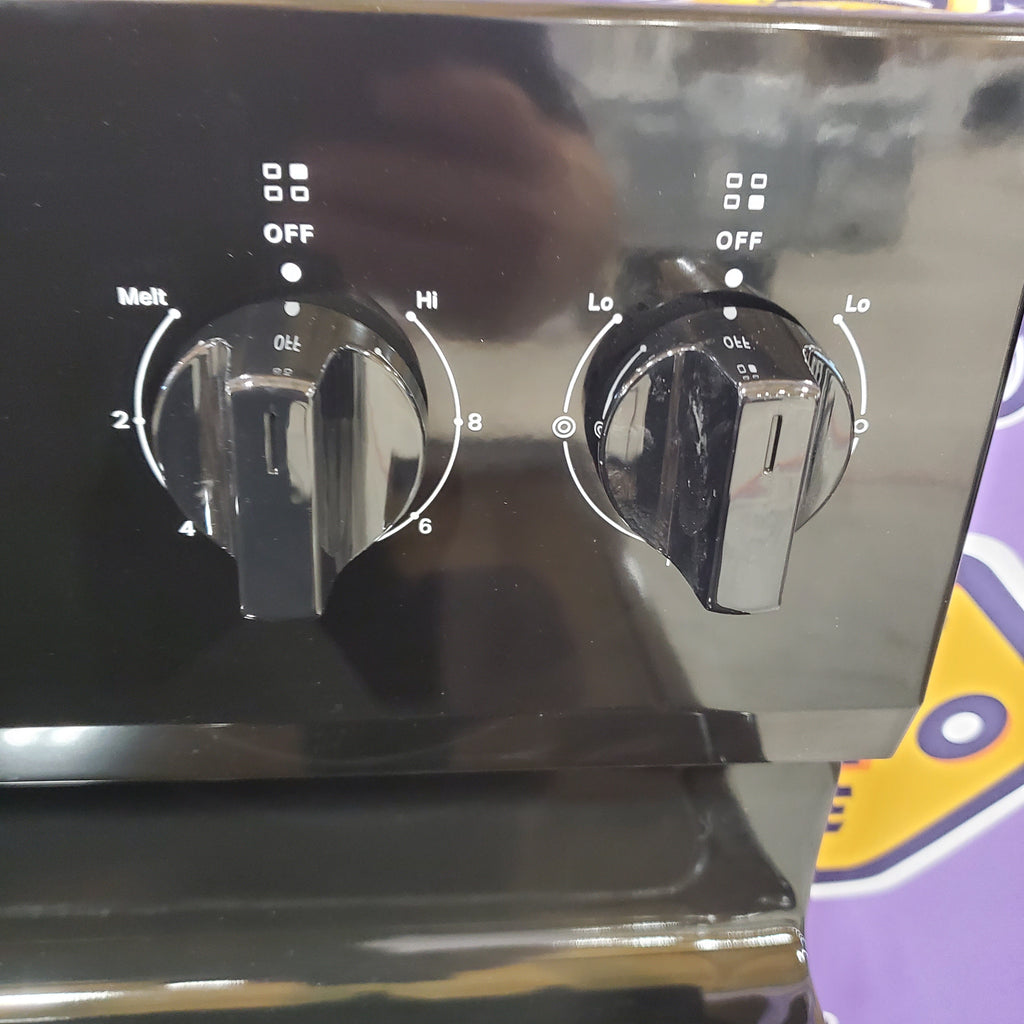 Whirlpool 30-inch Electric Range with Steam Clean WFES3330RB - Scratch & Dent (MInor)