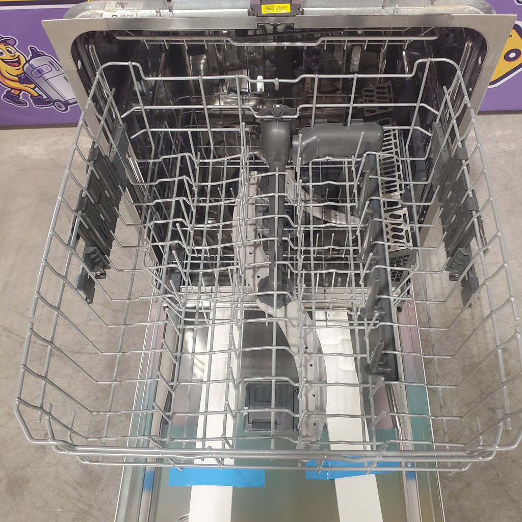 Pictures of GE® ENERGY STAR® Top Control with Stainless Steel Interior Dishwasher with Sanitize Cycle GDT670SGVWW - New in Box - Neu Appliance Outlet - Discount Appliance Outlet in Austin, Tx