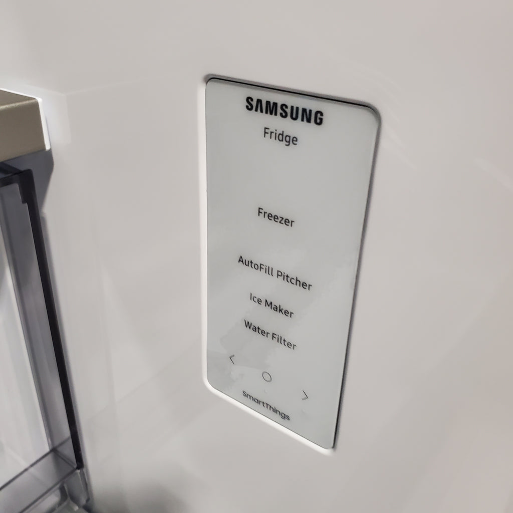 Pictures of Samsung Bespoke 3-Door French Door Refrigerator (30 cu. ft.) with Beverage Center™ in Stainless Steel with Auto Fill Water Pitcher 4SD411 - RF30BB6600QL - Scratch & Dent (Minor) - Neu Appliance Outlet - Discount Appliance Outlet in Austin, Tx