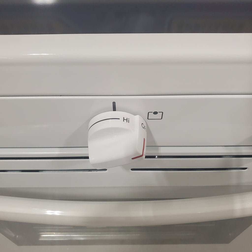 Pictures of Frigidaire White Electric 30 In 5 Burner 5.3 Cu. Ft. Range with Manual Clean and Even Baking Technology FCRE3052AW - Scratch & Dent - (Minor) - Neu Appliance Outlet - Discount Appliance Outlet in Austin, Tx