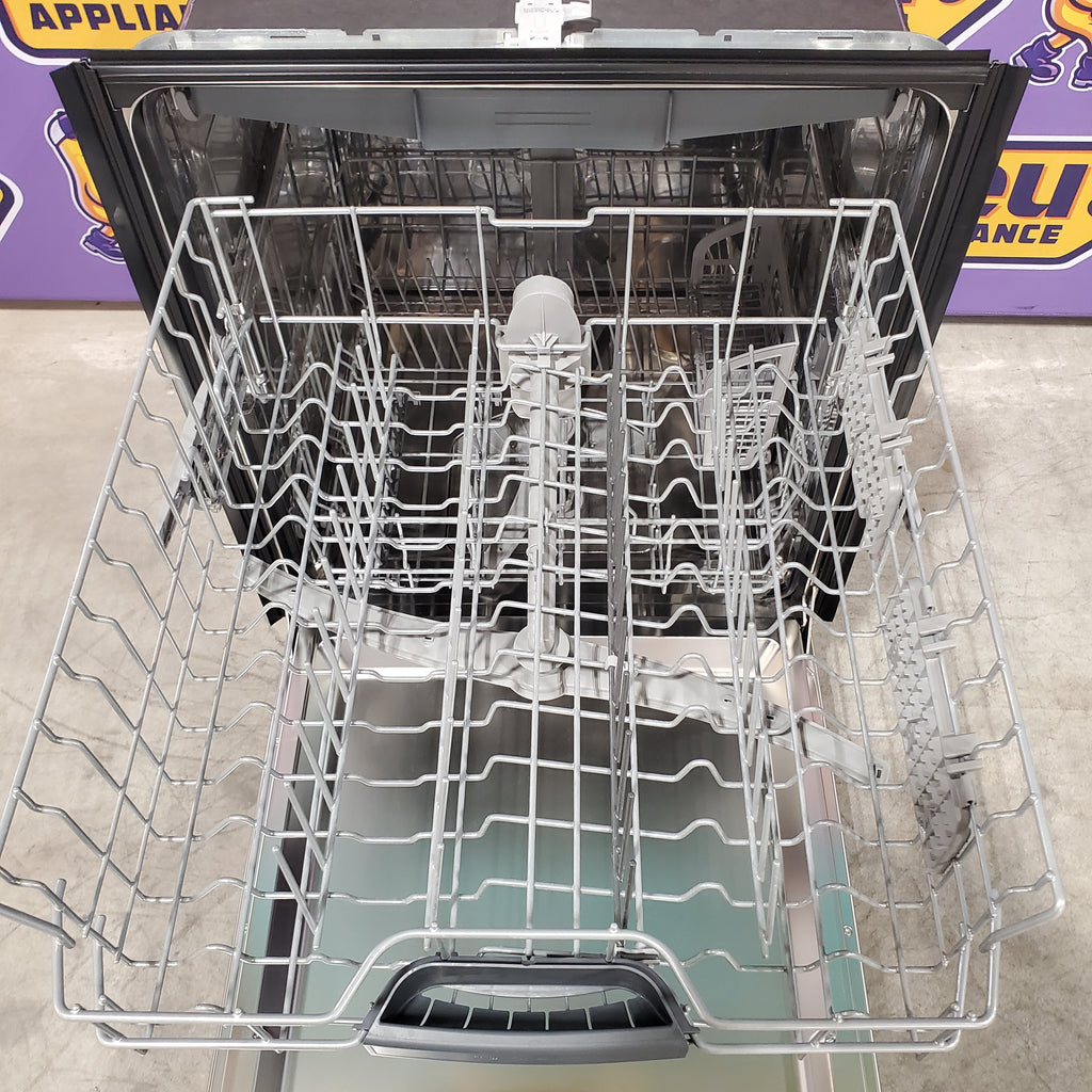 Pictures of Bosch 300 Series 24 in. Top Control Tall Tub Scoop Handle Dishwasher in Stainless Steel with 3rd Rack, Stainless Steel Tub, and 46 dBA WRS315SDHZ - Open Box - Neu Appliance Outlet - Discount Appliance Outlet in Austin, Tx