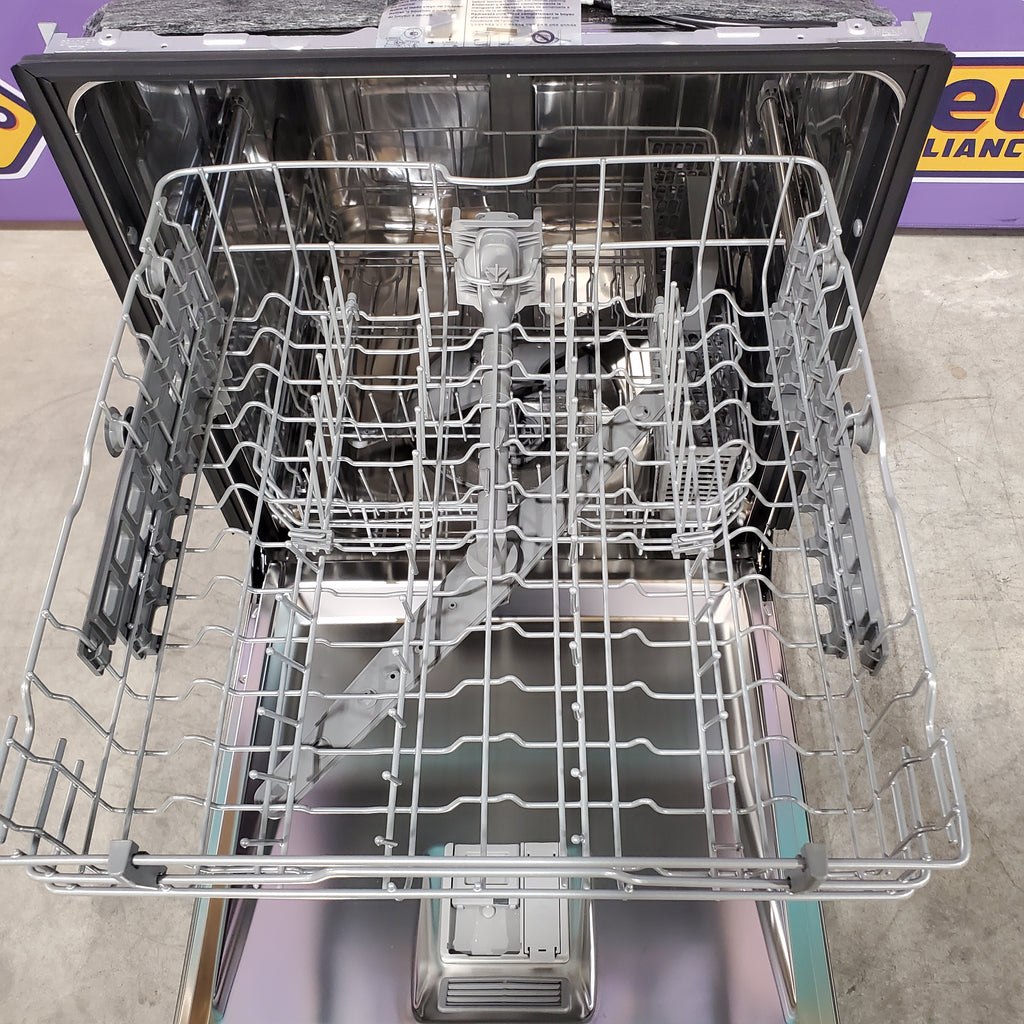 LG Front Control Dishwasher with LoDecibel Operation and Dynamic Dry™ LDFC2423V - Scratch & Dent (Minor)