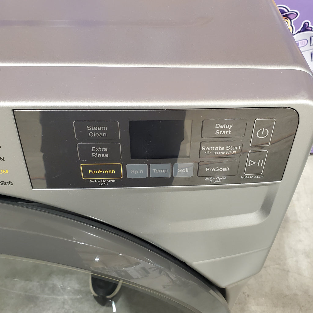 Whirlpool Radiant Silver 4.5 cu. ft. Smart Front Load ENERGY STAR® Washer with FreshFlow™ Vent System 5SD173 - WFW5720RR - Scratch & Dent (Minor)