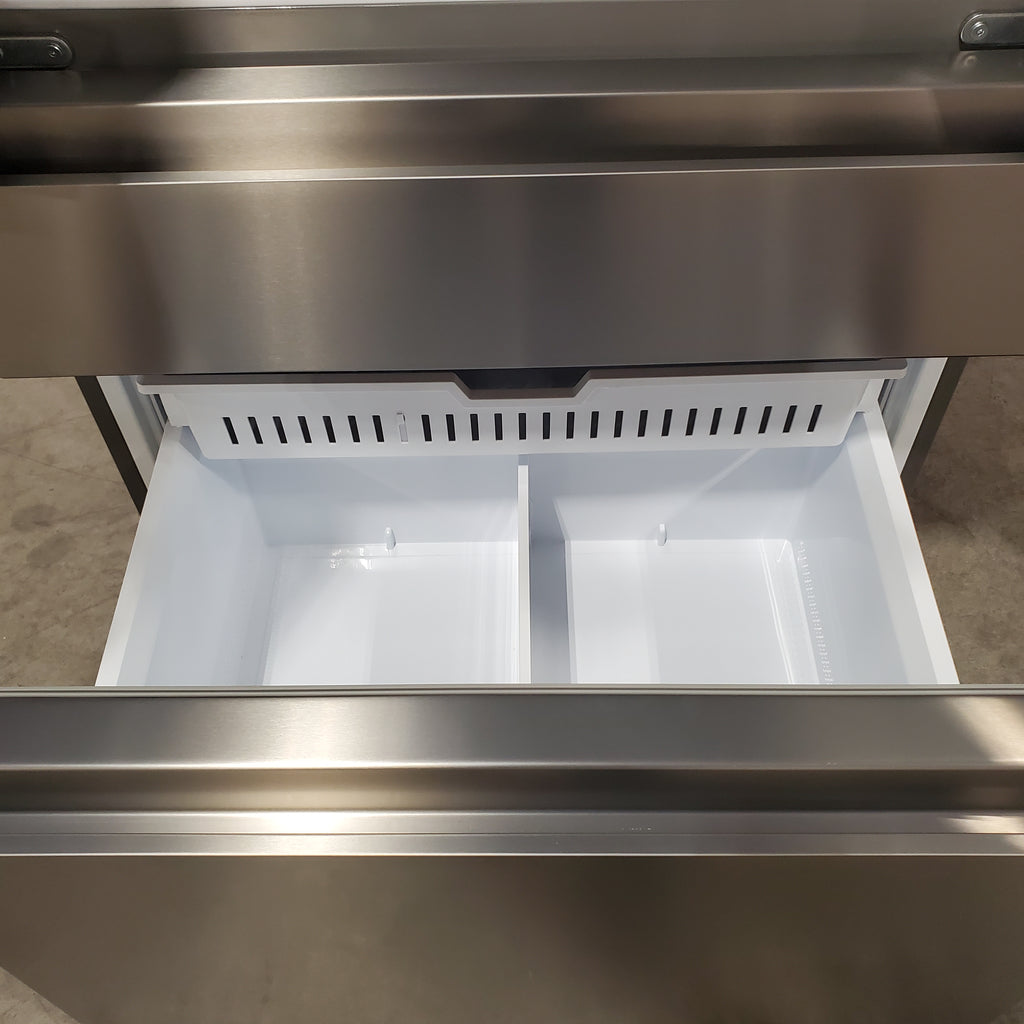 Pictures of Hisense PureFlat 25.6-cu ft 4-Door Smart French Door ENERGY STAR Refrigerator in Stainless Steel with Ice Maker, Water and Ice Dispenser 6SD131 - HRM260N6TSE - Scratch & Dent (Minor) - Neu Appliance Outlet - Discount Appliance Outlet in Austin, Tx