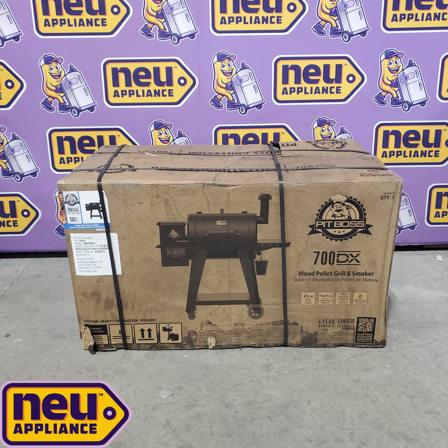 Pit Boss 700 DX Series 740-Sq. in Black Pellet Grill PB700DX - Open Box
