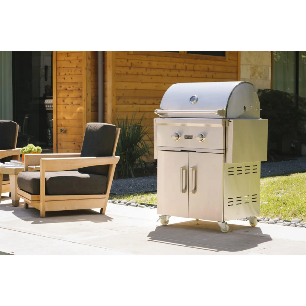 Coyote 28 Inch Built-in Gas Grill with Infinity Burners, Warming Rack, Heat Control Grids, 40,000 Total BTU, Interior Hood Lights, 640 sq. in. Cooking Area and Stainless Steel Grates 1117285 - C1C28LP - Scratch & Dent (Minor)