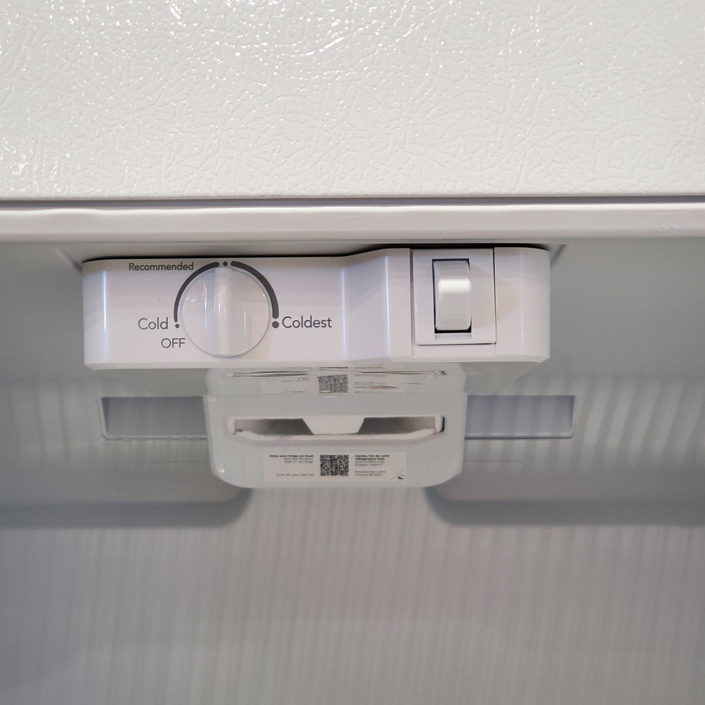 Frigidaire 30" Wide Garage Ready Top Freezer 18 Cu. Ft. Refrigerator with EvenTemp Cooling System and Spacious Interior Storage in White 24SD45 - FFTR1814WW - Scratch & Dent (Minor)