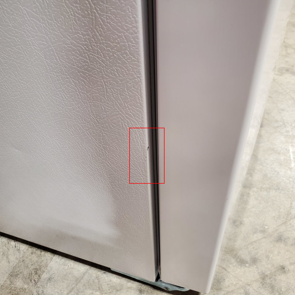 Frigidaire 20 Cu. Ft. Garage Ready Upright Freezer in White 3SD894 - FRUF2020AW - Scratch & Dent (Minor)