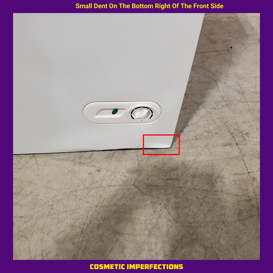 Magic Chef 5.0. cu. ft. Chest Freezer with Interior LED Light and Defrost Water Drain HMCF5W4 - Scratch & Dent (Minor)