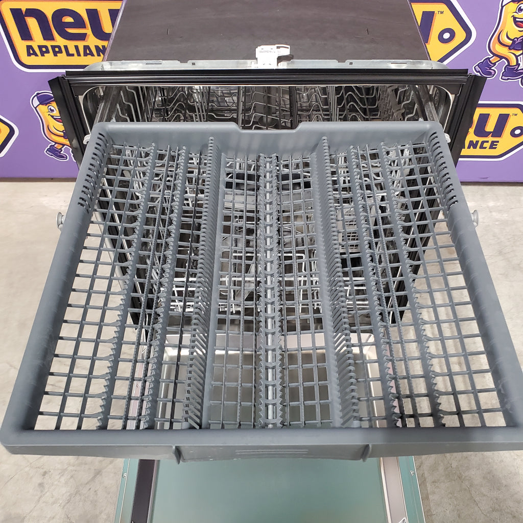 Pictures of Bosch 300 Series 24 in. Top Control Tall Tub Scoop Handle Dishwasher in Stainless Steel with 3rd Rack, Stainless Steel Tub, and 46 dBA WRS315SDHZ - Open Box - Neu Appliance Outlet - Discount Appliance Outlet in Austin, Tx