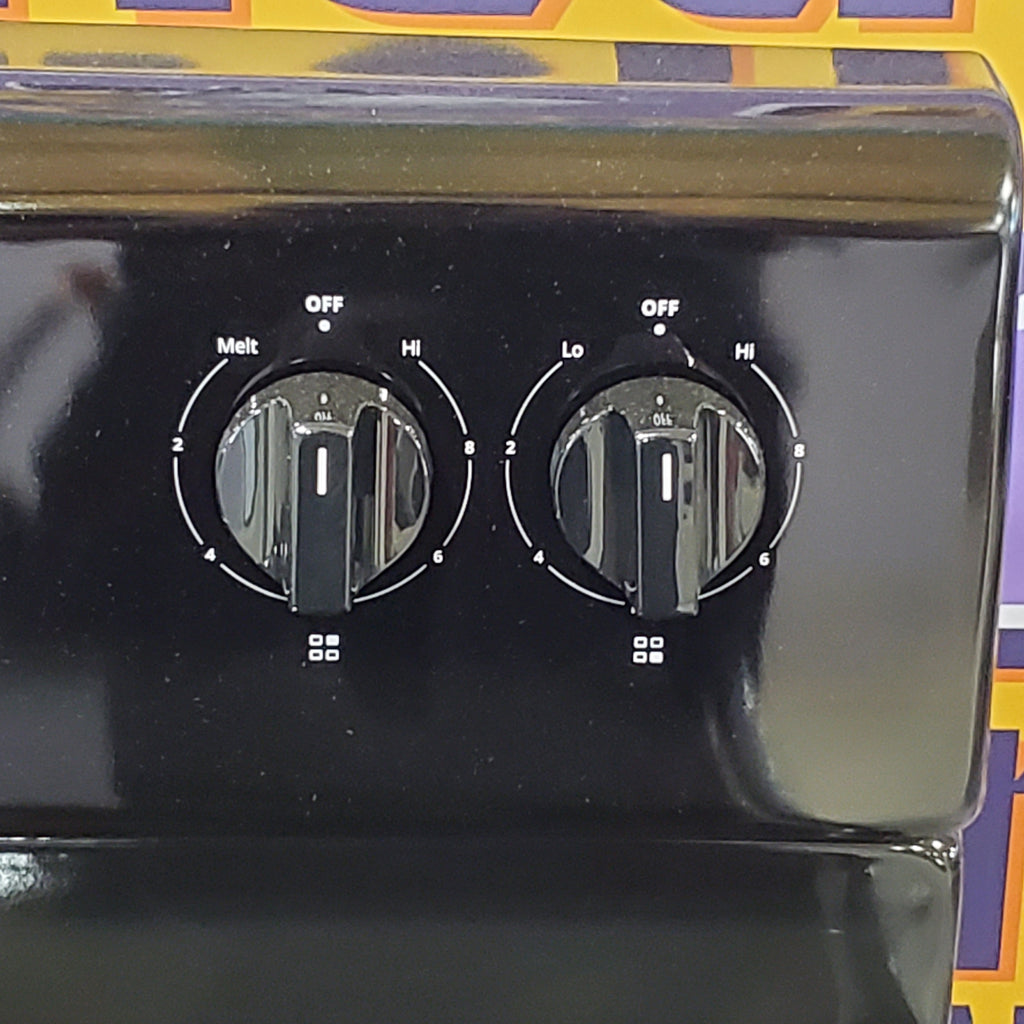 Pictures of Whirlpool 5.3 cu. ft. Electric Range with Keep Warm Setting WFE320M0JB - Scratch & Dent (Minor) - Neu Appliance Outlet - Discount Appliance Outlet in Austin, Tx