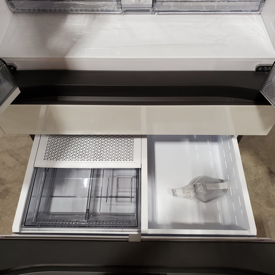 Samsung Bespoke 29 cu ft. 4-Door Standard Depth French Door Smart Refrigerator with Beverage Center Auto Fill Pitcher and Dual Ice Maker with Ice Bites™ in White Glass 25131SD113 - RF29BB86004MAA - Scratch & Dent (Minor)