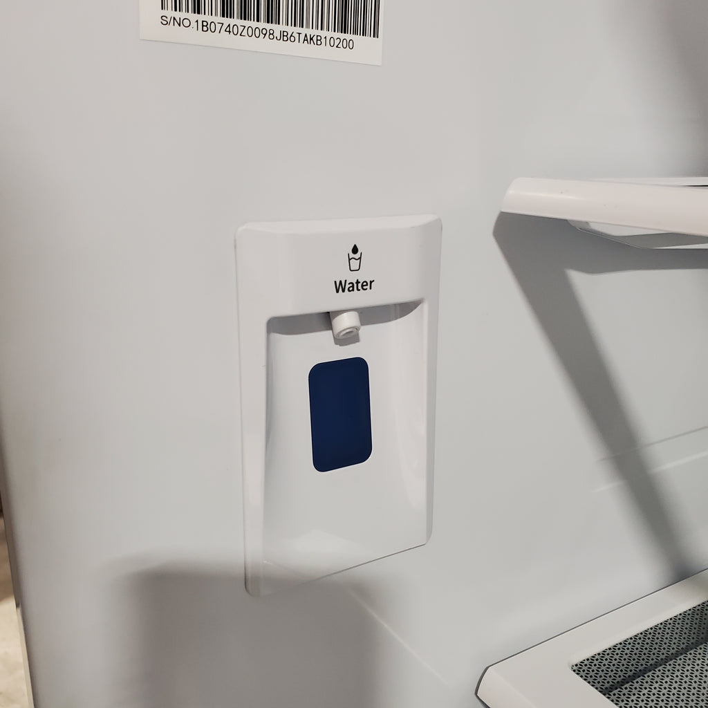 Pictures of Hisense 26.6 cu. ft. French Door Refrigerator in Fingerprint Resistant Stainless Steel 22131SD96 - HRF266N6CSE1 - Scratch & Dent (Minor) - Neu Appliance Outlet - Discount Appliance Outlet in Austin, Tx
