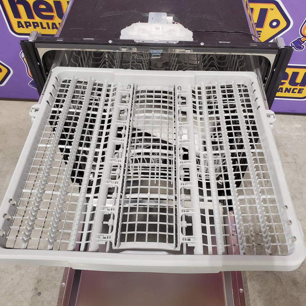 Pictures of Samsung Bespoke 24-in Top Control Built-in Dishwasher (White Glass) With Third Rack, AutoRelease Door, 46-Decibel 25SD085 - DW80CB545012 - Scratch & Dent (Minor) - Neu Appliance Outlet - Discount Appliance Outlet in Austin, Tx