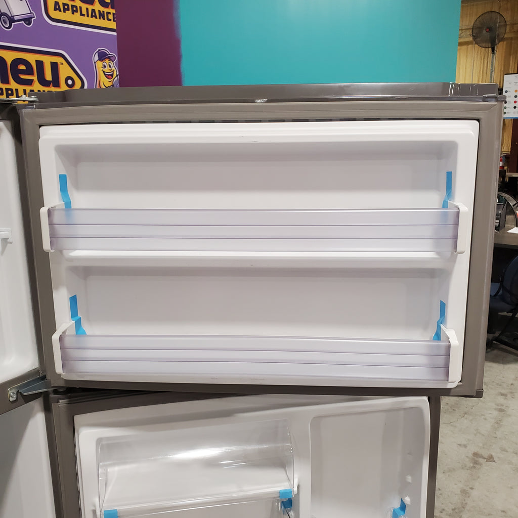 Pictures of Whirlpool Monochromatic Stainless Steel Top Freezer 33 Inch Wide 21 Cu. Ft. Refrigerator with LED Interior Lighting WRT511SZDM - Scratch and Dent (Minor) - Neu Appliance Outlet - Discount Appliance Outlet in Austin, Tx