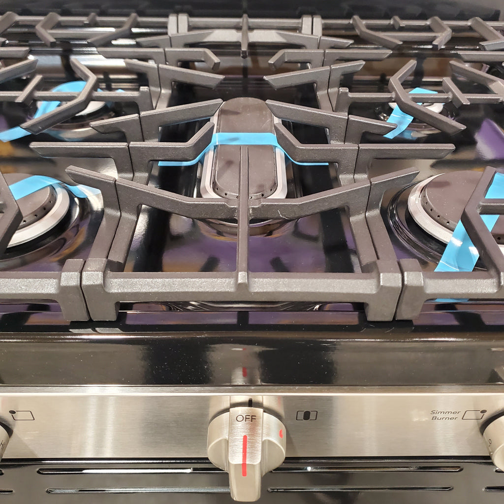 Frigidaire Stainless Steel Gas Range with Air Fry and Five Burner Cooktop 17SD096 - FCRG3083AS - Scratch & Dent (Minor)