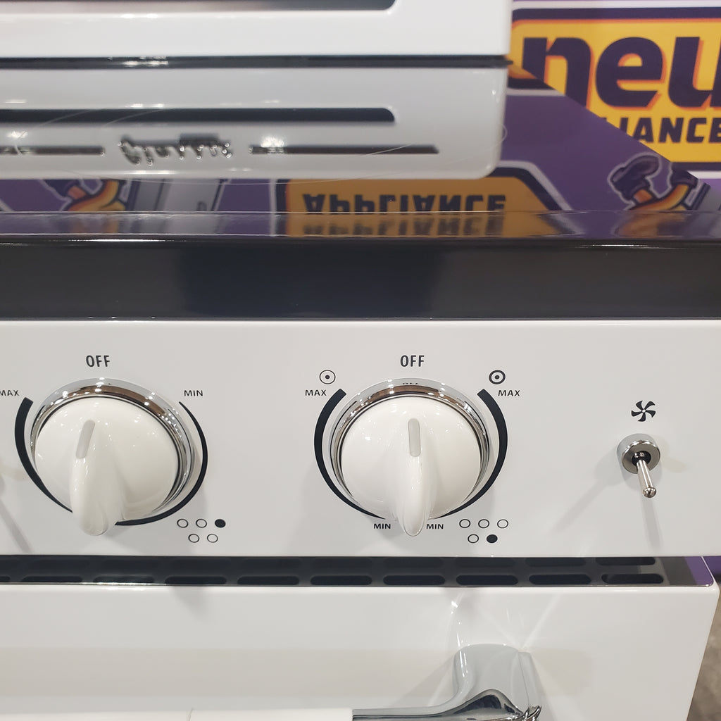 Unique Classic Retro 30-in Glass Top 5 Burners 3.9-cu ft Convection Oven Freestanding Electric Range with WipeClean Coating 3SD872 - UGP-30CR EC W - Open Box