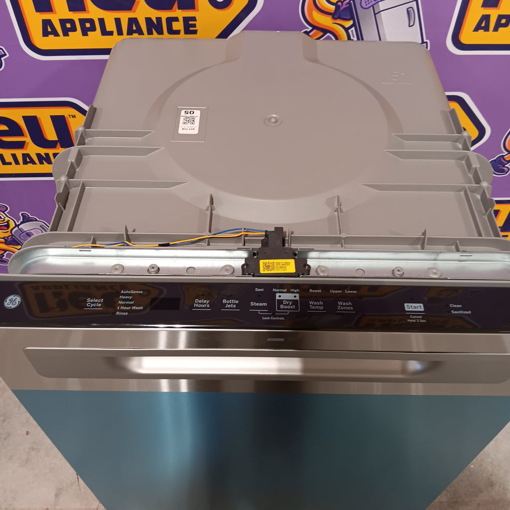 Pictures of GE® ENERGY STAR® Top Control with Plastic Interior Dishwasher with Sanitize Cycle & Dry Boost GDP630PYRFS - New in Box - Neu Appliance Outlet - Discount Appliance Outlet in Austin, Tx