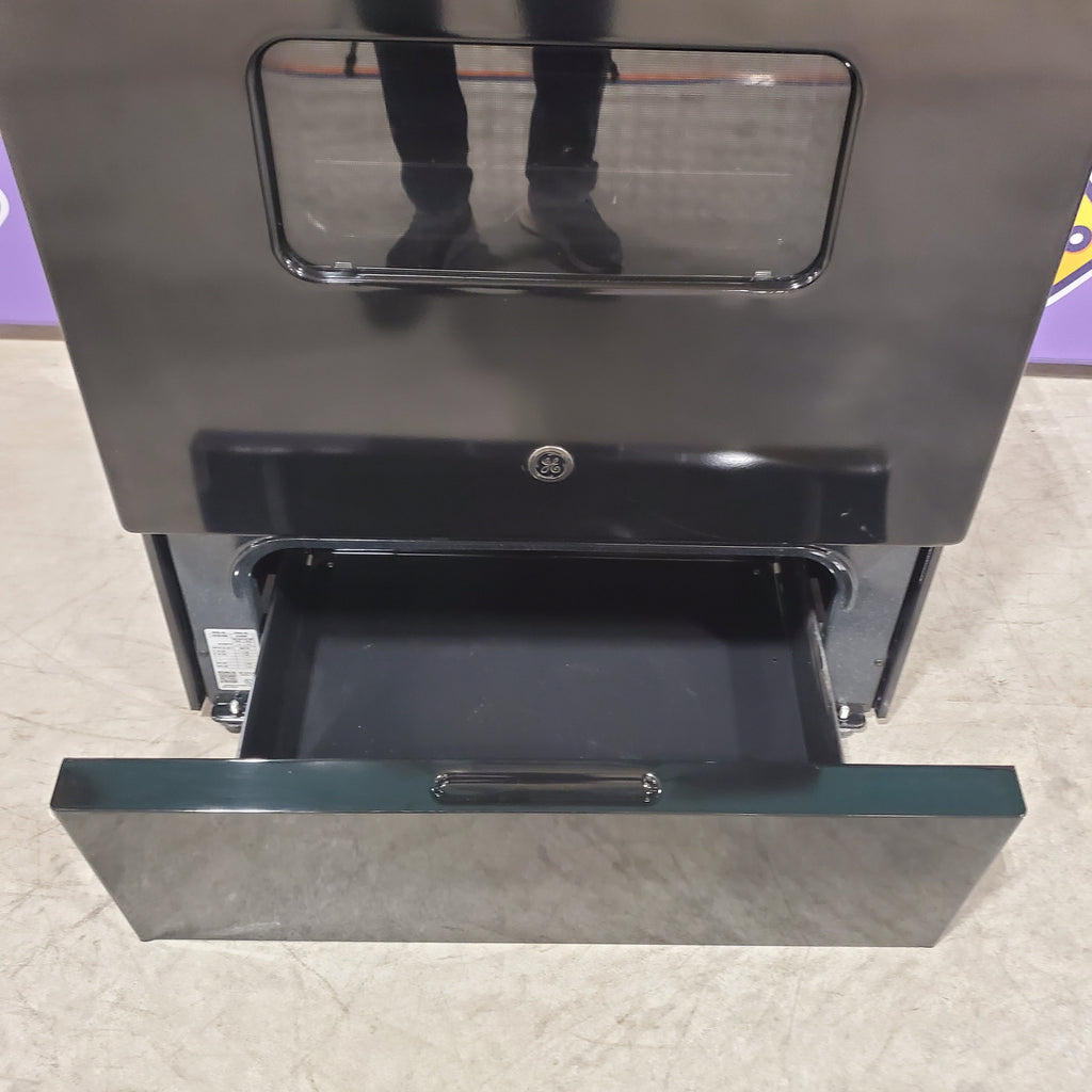 Pictures of GE® ENERGY STAR® 30" 5.0 ft. cu. Free-Standing Electric Range in Black JBS160DMBB - Scratch & Dent (Minor) - Neu Appliance Outlet - Discount Appliance Outlet in Austin, Tx