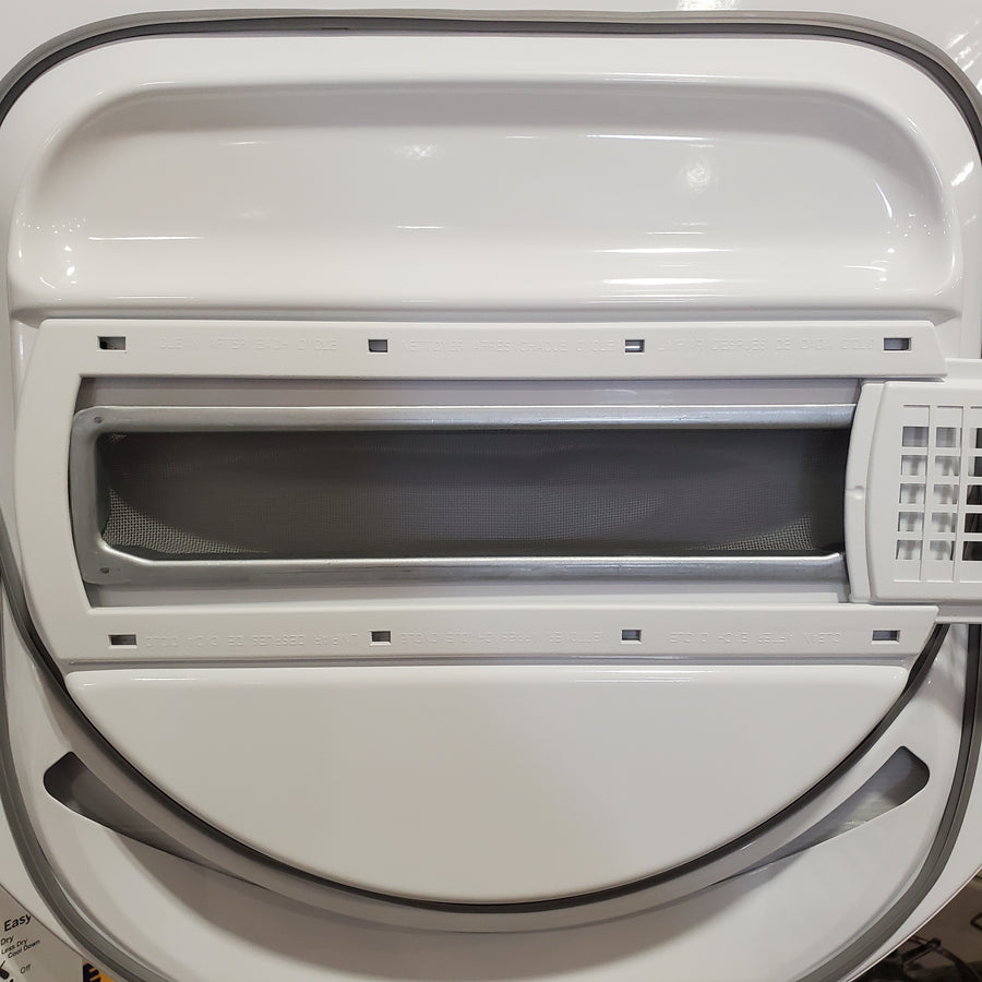 GE 24 in.  Spacemaker 2.3 cu. ft. Washer and 4.4 cu. ft. Gas Laundry Center with Stainless Steel Wash Basket GUD24GSSMWW - Scratch & Dent (Minor)