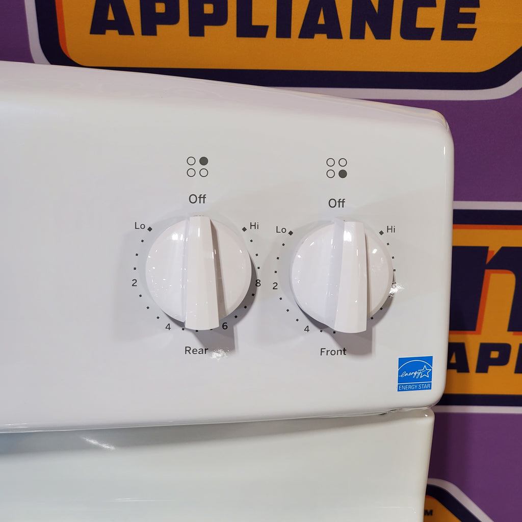 GE 5.0 cu. ft. Freestanding 4 Heating Element Electric Range with Dual Element Baking in White 3SD754 - JB256DMWW - Scratch & Dent (Minor)