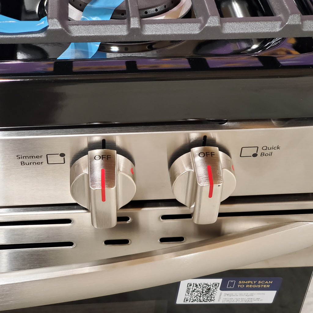 Frigidaire 5 Burner Freestanding Gas Range in Stainless Steel with Quick Boil and Steam Clean 4SD477 - FCRG3062AS - Scratch & Dent (Minor)