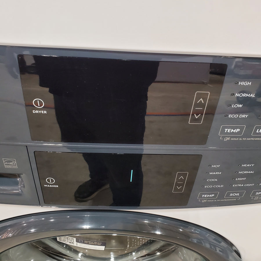 Electrolux White 300 Series Laundry Tower Single Unit Washer & Gas Dryer with LuxCare Wash System ELTG7300AW - Scratch & Dent (Minor)