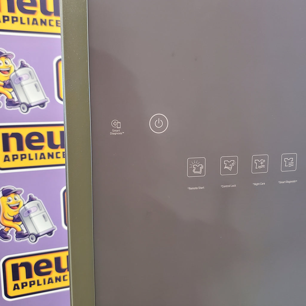 Pictures of Styler SMART Steam Closet in Mirrored Finish with TrueSteam Technology and Moving Hangers 25137SD694 - S3MFBN - Scratch & Dent (Minor) - Neu Appliance Outlet - Discount Appliance Outlet in Austin, Tx