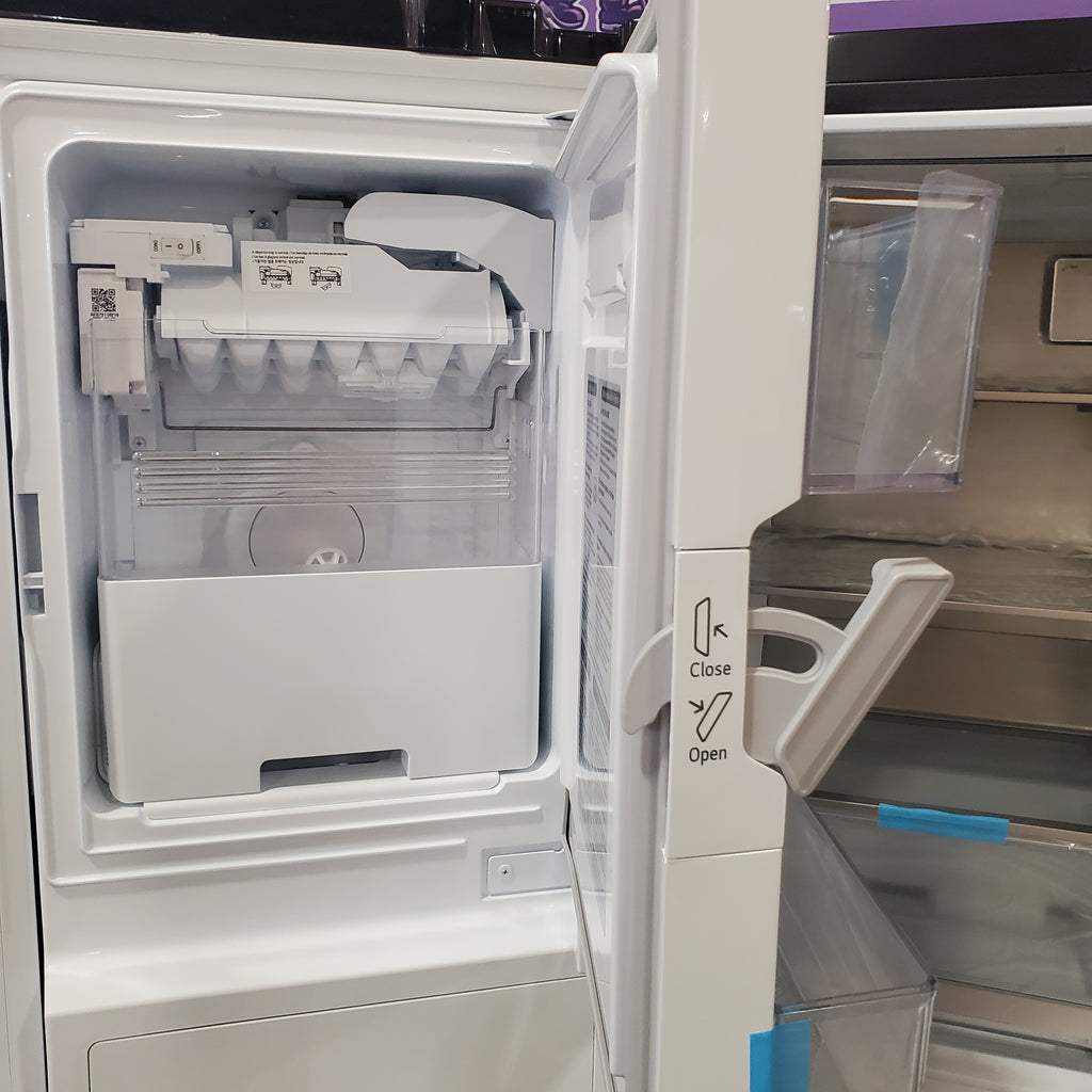 LG 23 cu. ft. Smart InstaView™ Door-in-Door® Counter-Depth Refrigerator with Craft Ice™ 3SD927 - LRMVC2306D - Open Box