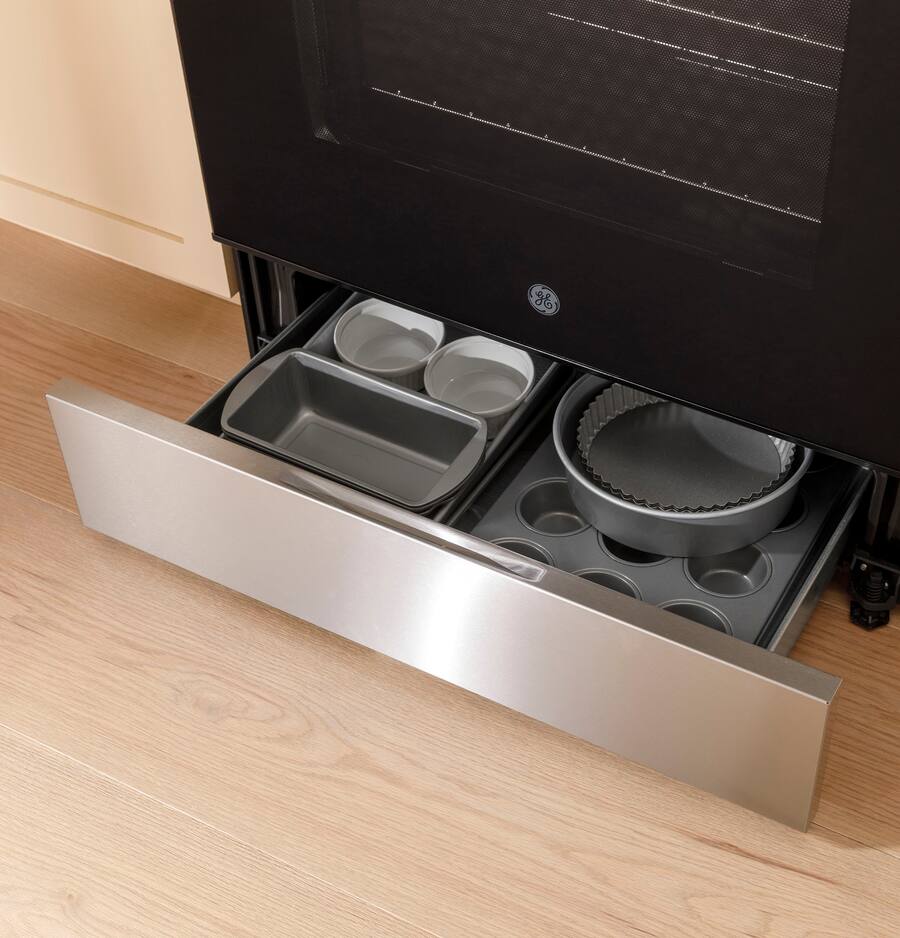 GE® ENERGY STAR® 30" Free-Standing Electric Range with Crisp Mode 25SD045 - GRF500SVSS - Open Box