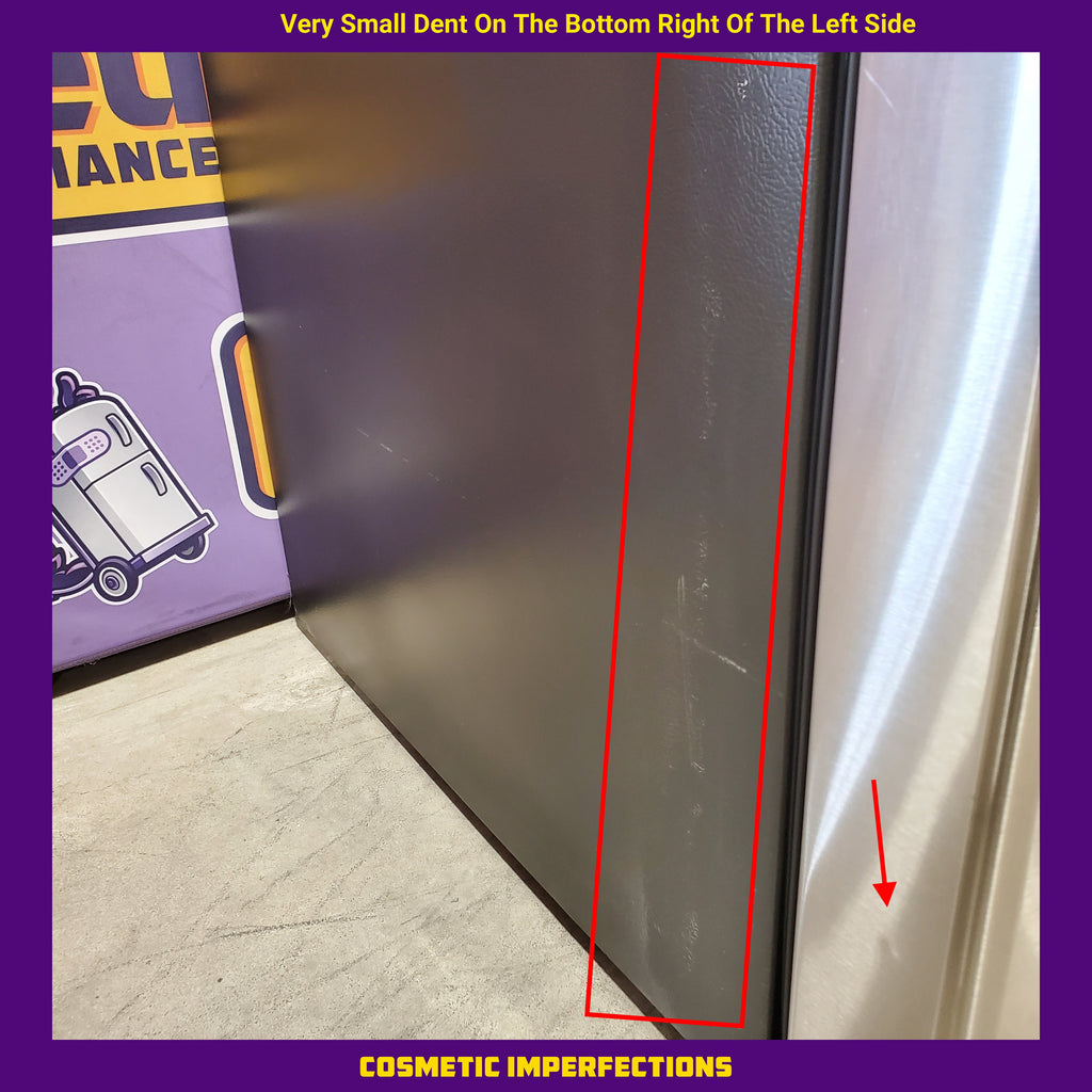 GE Cafe 27.8-cu ft French Door Refrigerator with Ice Maker, Water and Ice Dispenser ENERGY STAR in Stainless Steel 31131SD21 - CFE28TSHSS - Scratch & Dent (Minor)