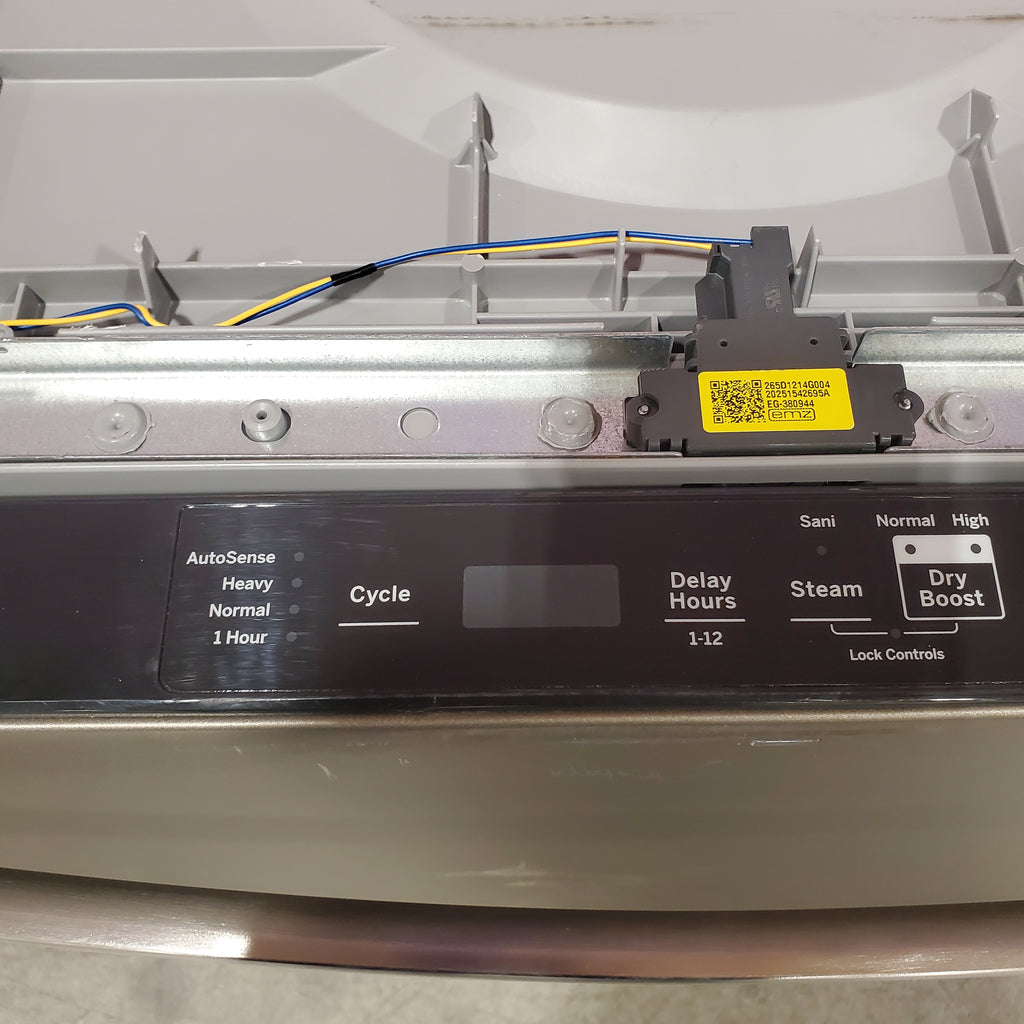 Pictures of GE® ENERGY STAR® Top Control with Plastic Interior Dishwasher with Sanitize Cycle & Dry Boost 25131SD287 - GDT550PMRES - Scratch & Dent (Moderate) - Neu Appliance Outlet - Discount Appliance Outlet in Austin, Tx