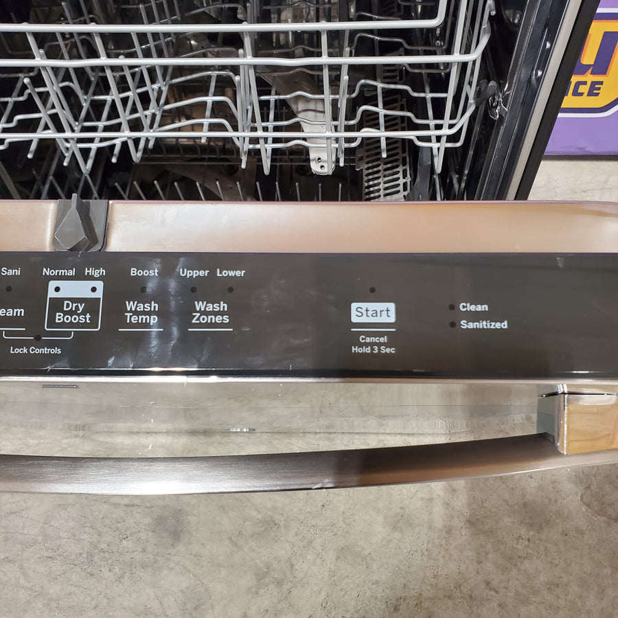 GE ENERGY STAR Fingerprint Resistant Top Control with Stainless Steel Interior Dishwasher with Sanitize Cycle 251318SD1336 - GDT650SYVFS - Scratch & Dent (Moderate)