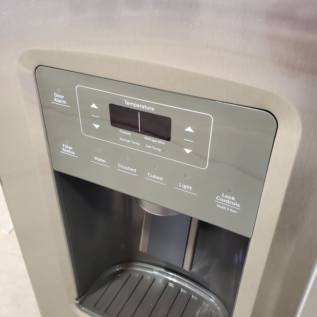 Pictures of GE 25.3 Cu. Ft. Side-By-Side Refrigerator in Fingerprint Resistant Stainless Steel GSS25GYPFS - Scratch & Dent (Minor) - Neu Appliance Outlet - Discount Appliance Outlet in Austin, Tx