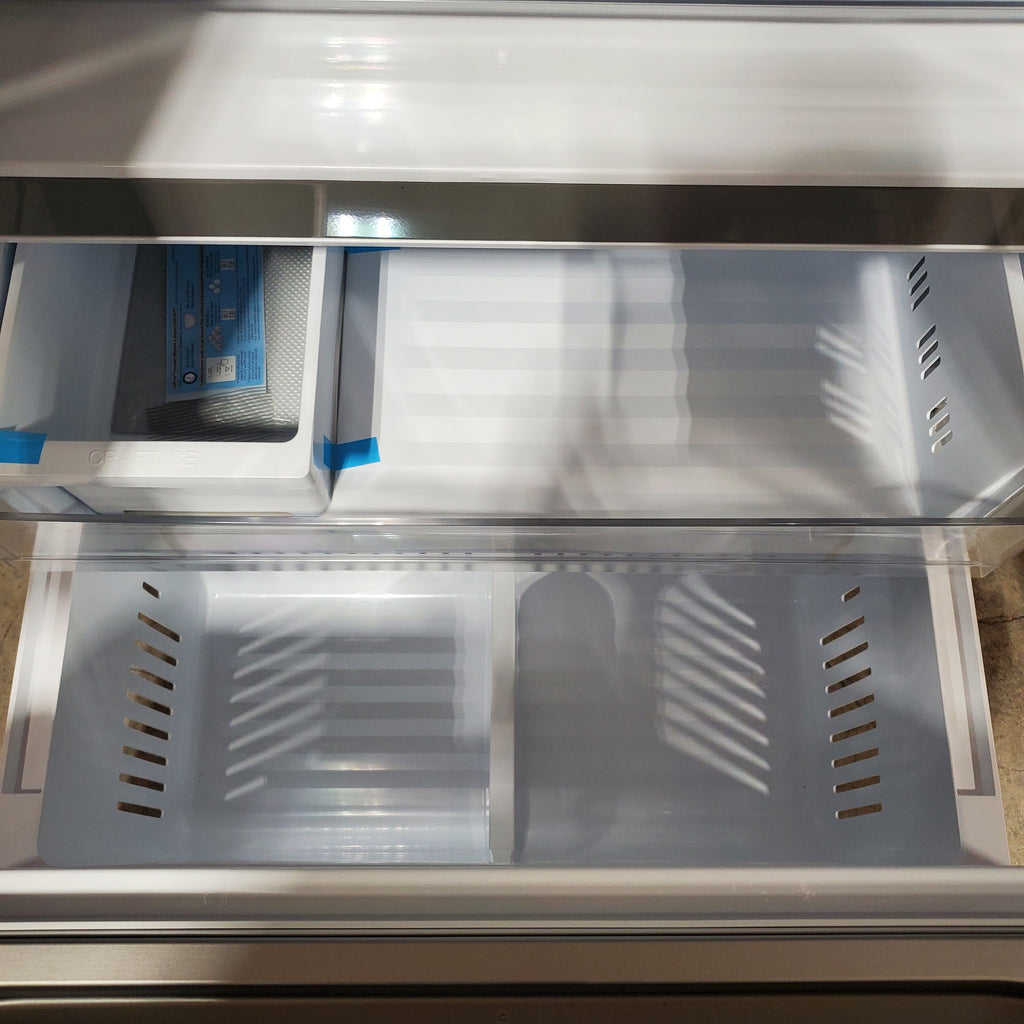 LG Counter-Depth MAX™ with Zero Clearance™ 3-Door French Door Refrigerator with Thin Door Design 3SD685 - LF24Z6530S - Scratch & Dent (Minor)