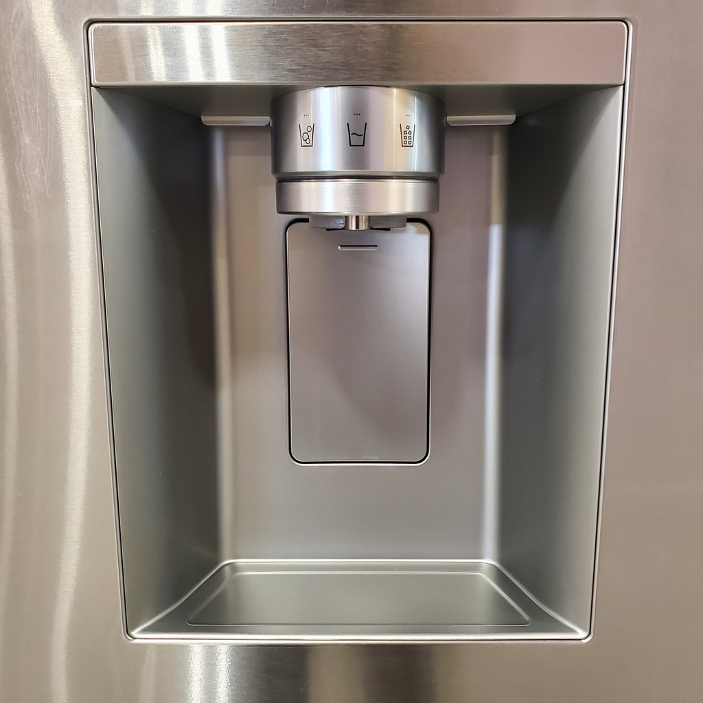 Pictures of LG 26 cu. ft. Counter-Depth French Door Refrigerator in Stainless Steel with Mirror InstaView™ 22131SD94 - LRYKC2606S - Scratch & Dent (Minor) - Neu Appliance Outlet - Discount Appliance Outlet in Austin, Tx