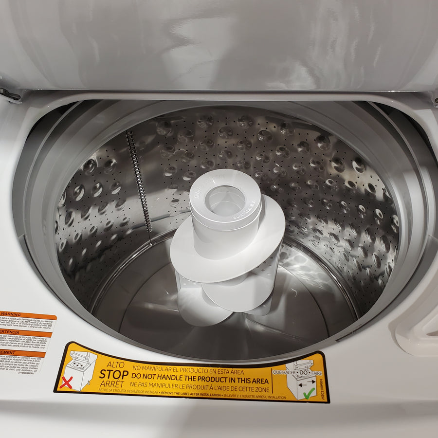 GE Unitized Spacemaker® 3.8 cu. ft. Capacity Washer with Stainless Steel Basket and 5.9 cu. ft. Capacity Gas Dryer 22133SD177 - GUD27GSSMWW - Scratch & Dent (Minor)