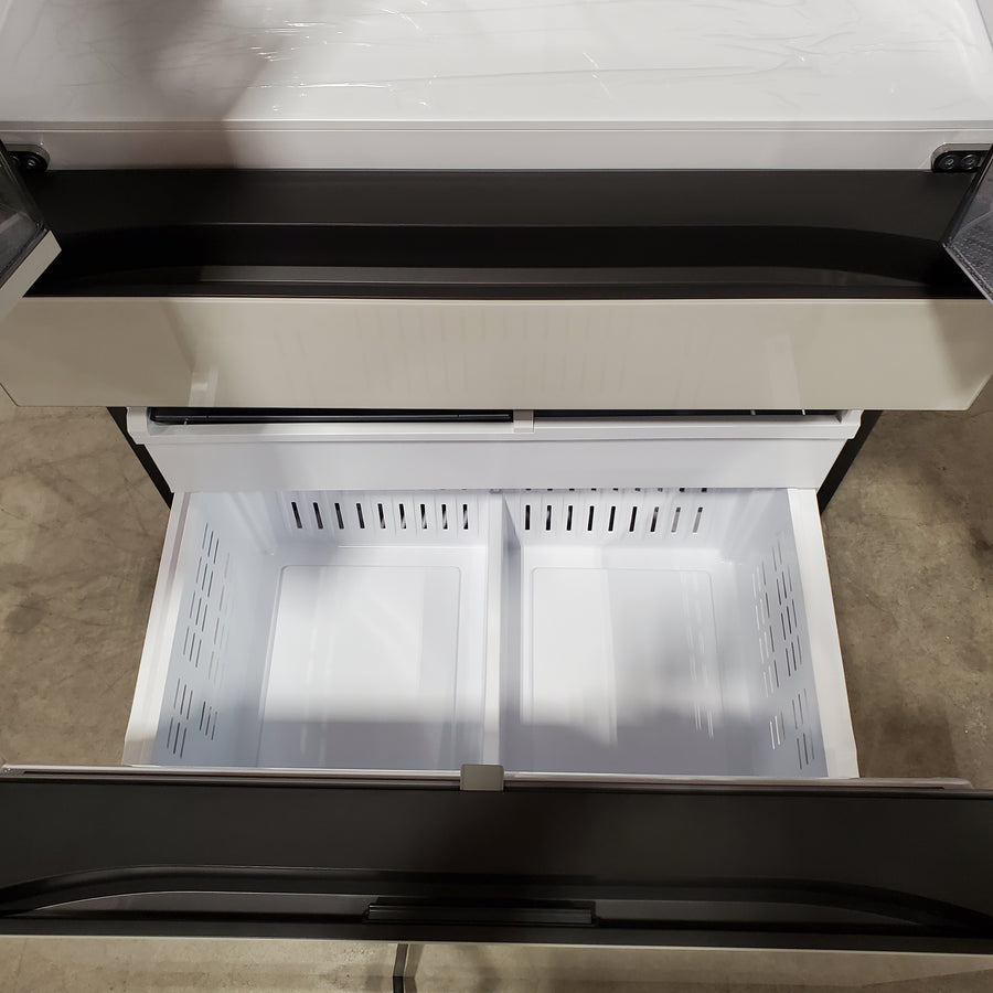 Samsung Bespoke 29 cu ft. 4-Door Standard Depth French Door Smart Refrigerator with Beverage Center Auto Fill Pitcher and Dual Ice Maker with Ice Bites™ in White Glass 25131SD113 - RF29BB86004MAA - Scratch & Dent (Minor)